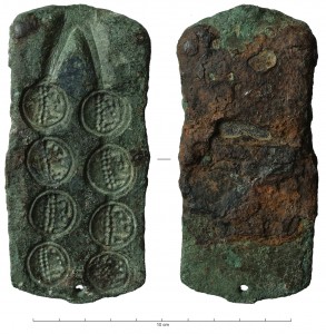 romenay_-100à-30_moule-en-bronze-à-potins-restauré_116mm_cliché-artefacts.mom.fr-refMOU-3006_1