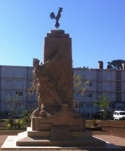 2017-04-29_charnay-les-macon_monument